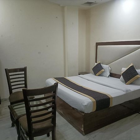 Hotel Ringer Yeni Delhi Dış mekan fotoğraf