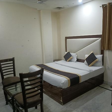 Hotel Ringer Yeni Delhi Dış mekan fotoğraf