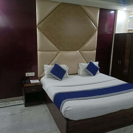 Hotel Ringer Yeni Delhi Dış mekan fotoğraf
