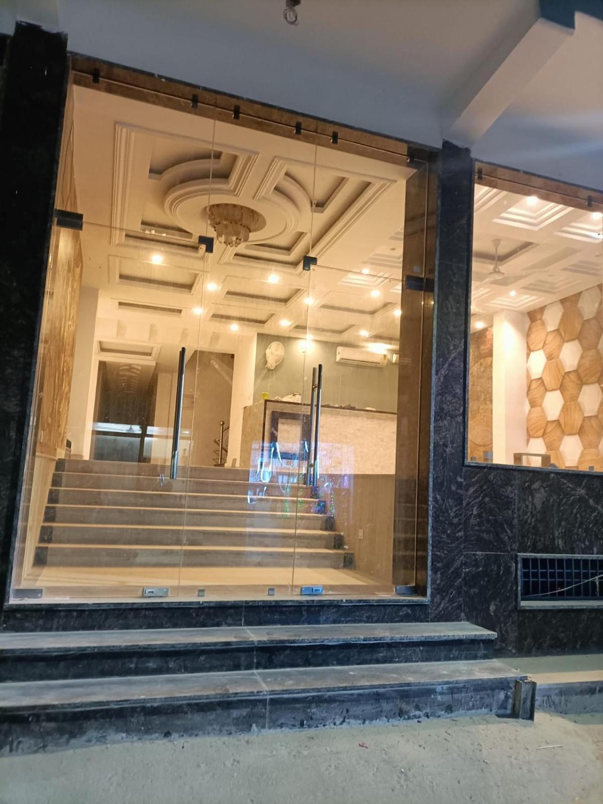 Hotel Ringer Yeni Delhi Dış mekan fotoğraf