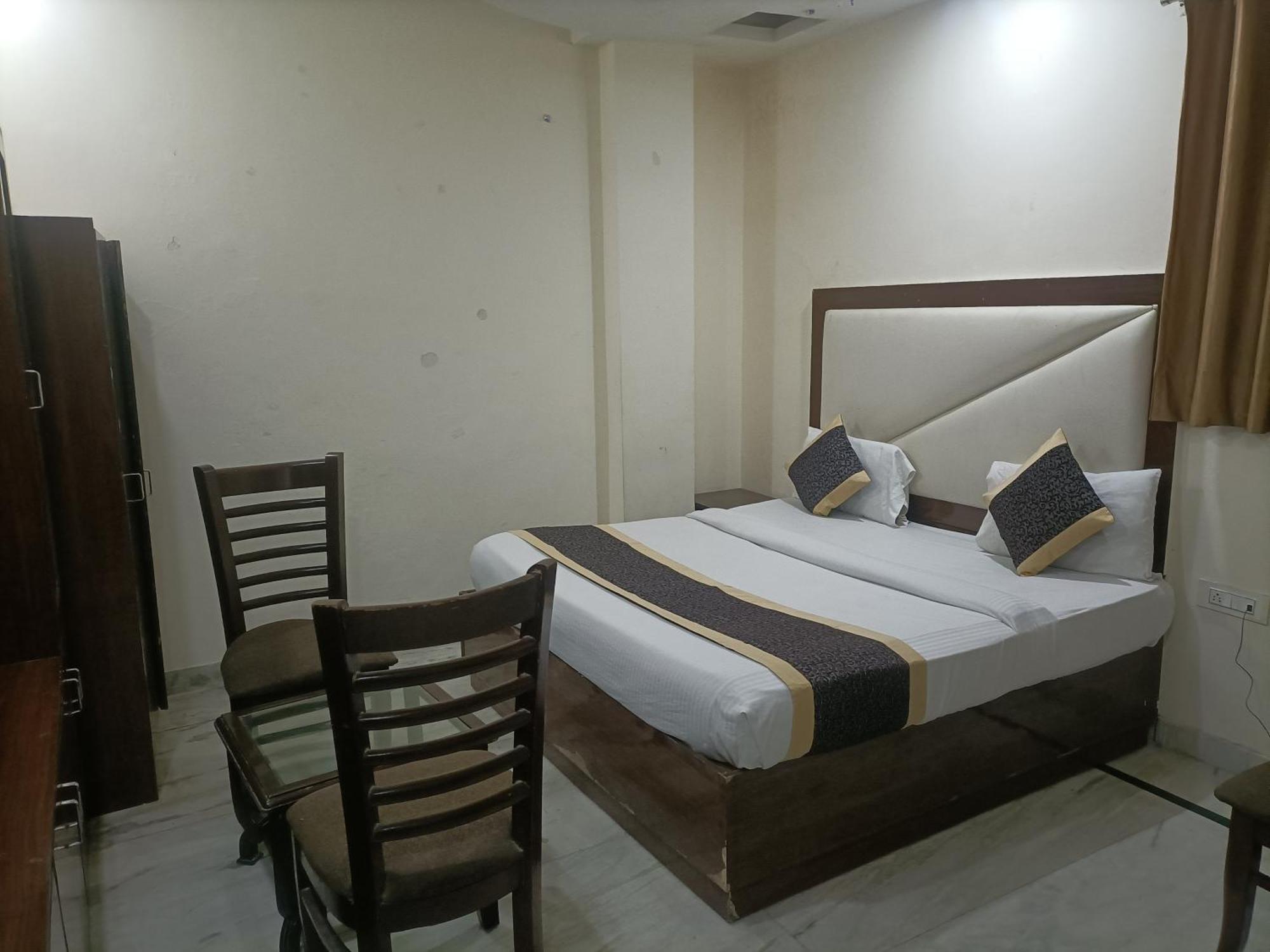 Hotel Ringer Yeni Delhi Dış mekan fotoğraf