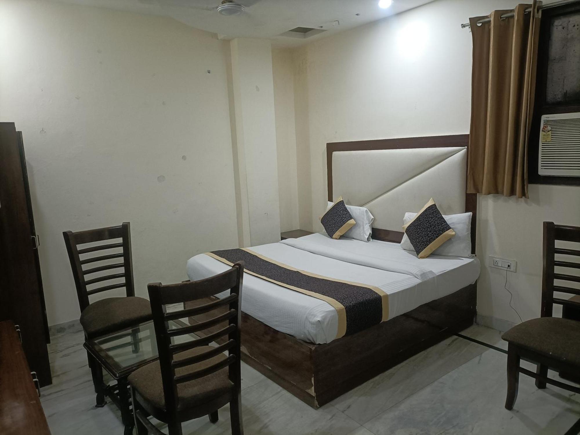 Hotel Ringer Yeni Delhi Dış mekan fotoğraf