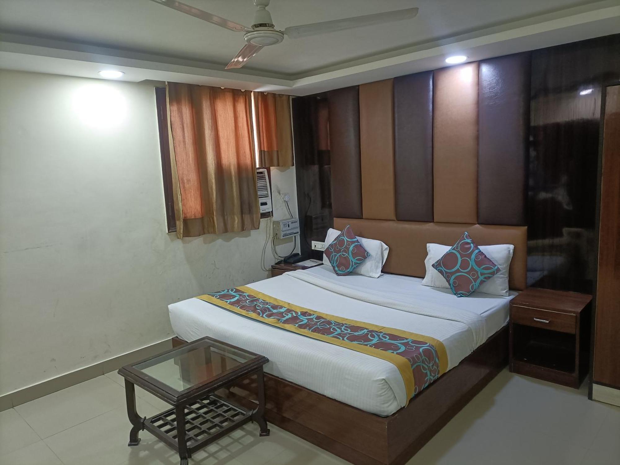 Hotel Ringer Yeni Delhi Dış mekan fotoğraf