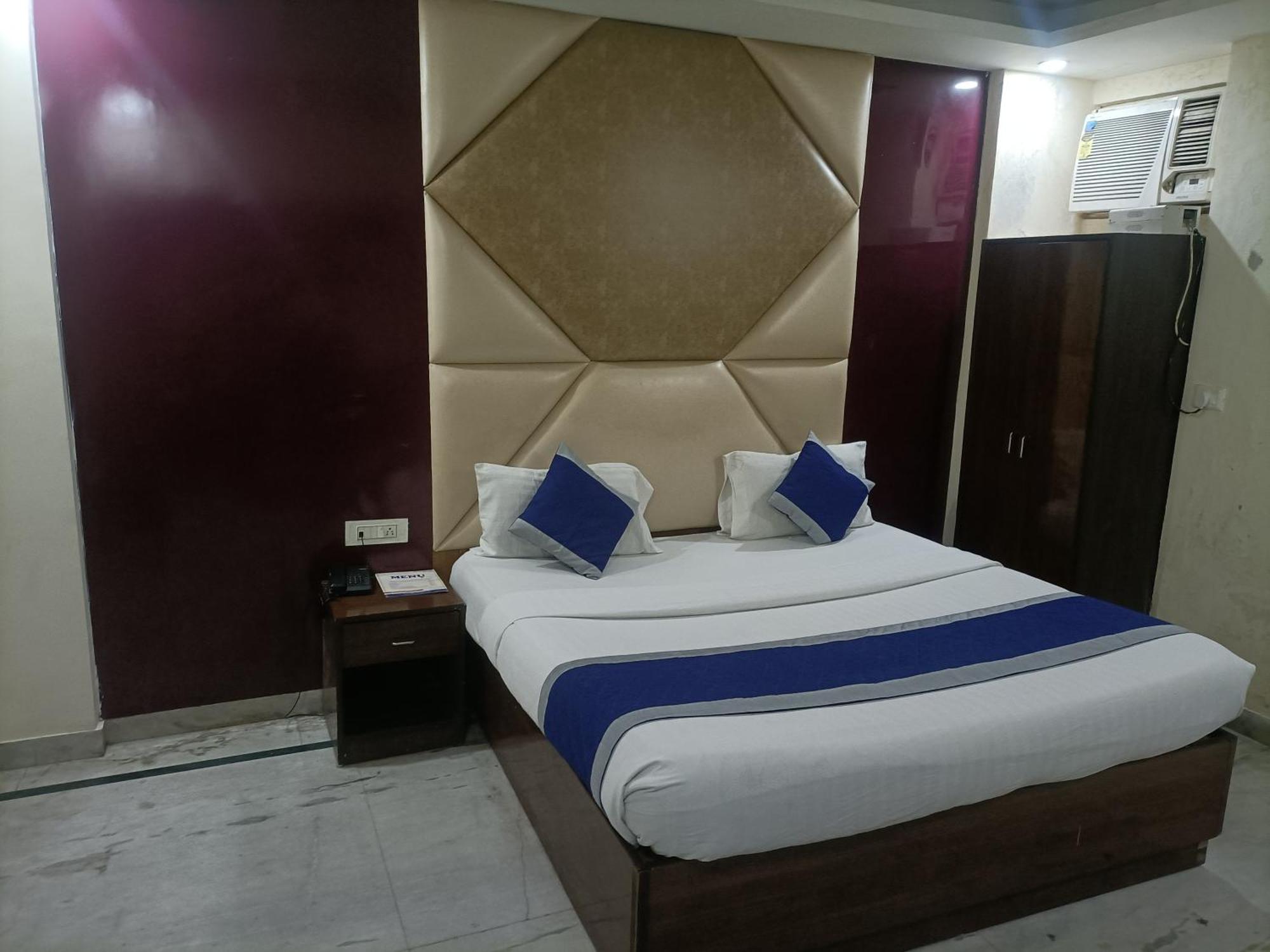 Hotel Ringer Yeni Delhi Dış mekan fotoğraf